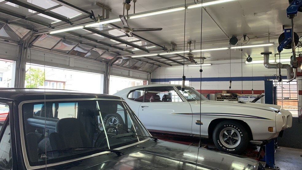 746 N New St, Bethlehem, PA 18018 Auto Repair For Sale