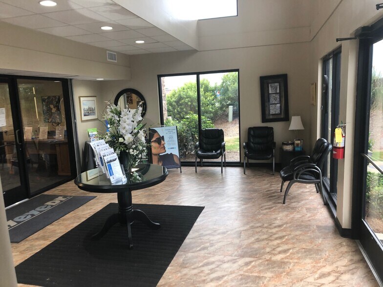 More Photos Of 6490 Veterans Pky, Columbus Office For Lease