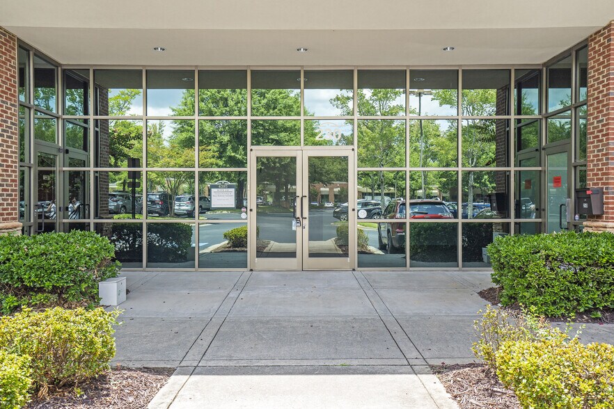 More Photos Of 4385 Johns Creek Pky, Suwanee Medical For Lease