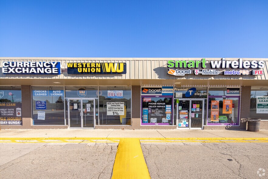 More Photos Of 604-698 N Milwaukee Ave, Prospect Heights Unknown For Lease