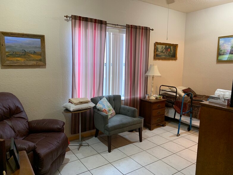 More Photos Of 722 E Lake Rd S, Tarpon Springs Assisted Living For Sale