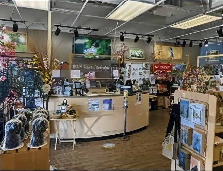 More Photos Of 961 Medford Ctr, Medford General Retail For Sale