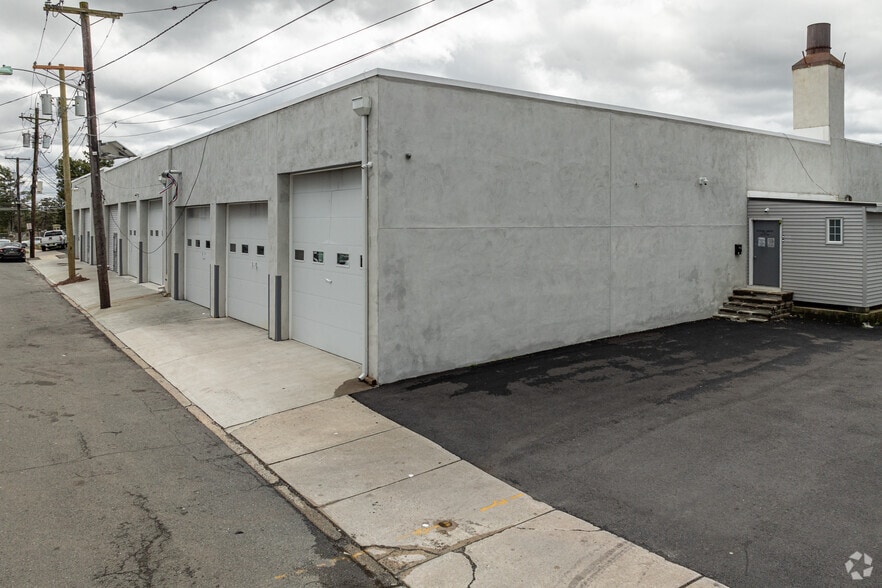 More Photos Of 459 Somerset St, Somerset Warehouse For Sale