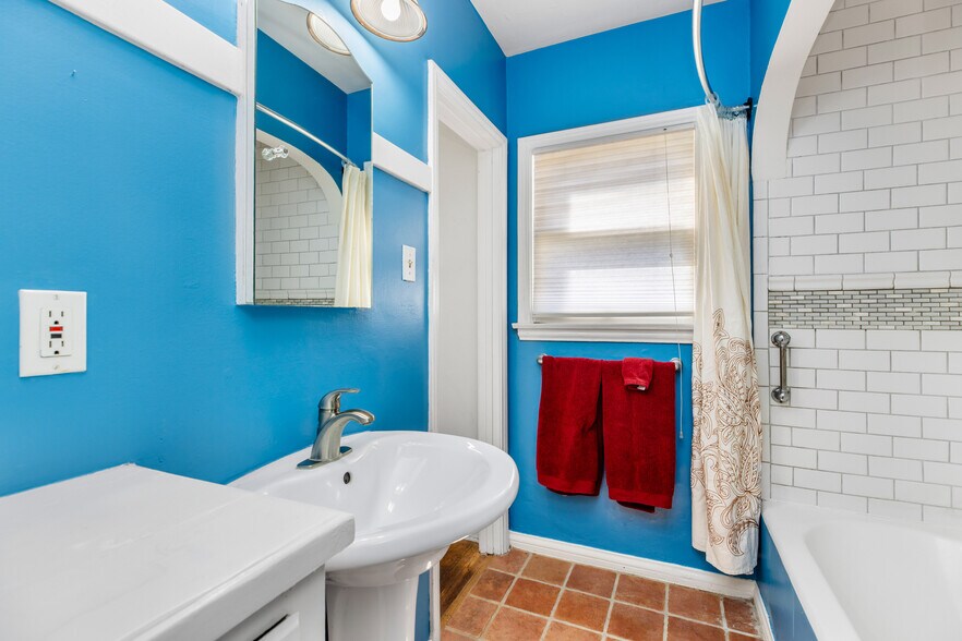 More Photos Of 1117 Mira Mar Ave, Long Beach Apartments For Sale