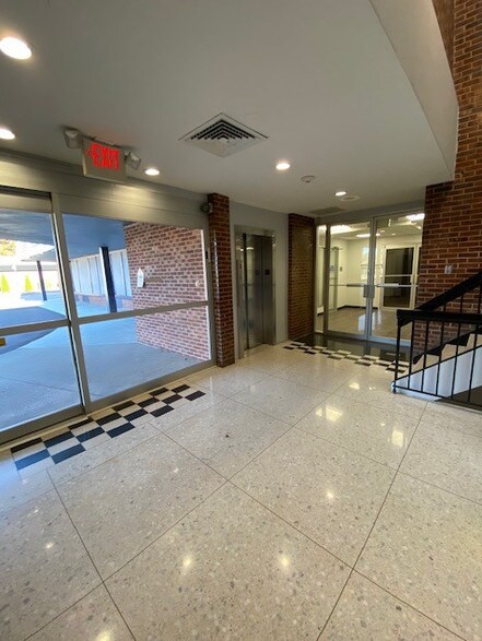 More Photos Of 6650 Browning Rd, Pennsauken Medical For Lease