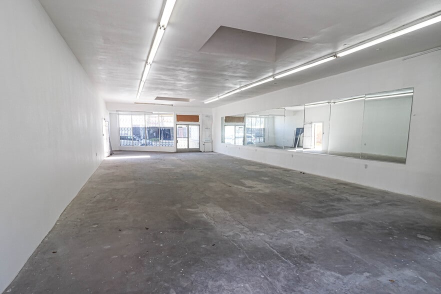 More Photos Of 11628 Atlantic Ave, Lynwood Storefront For Lease