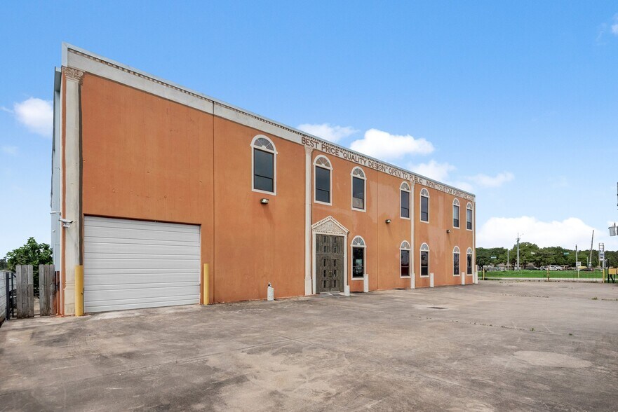 More Photos Of 1941 Spring Cypress Rd, Spring Warehouse For Sale