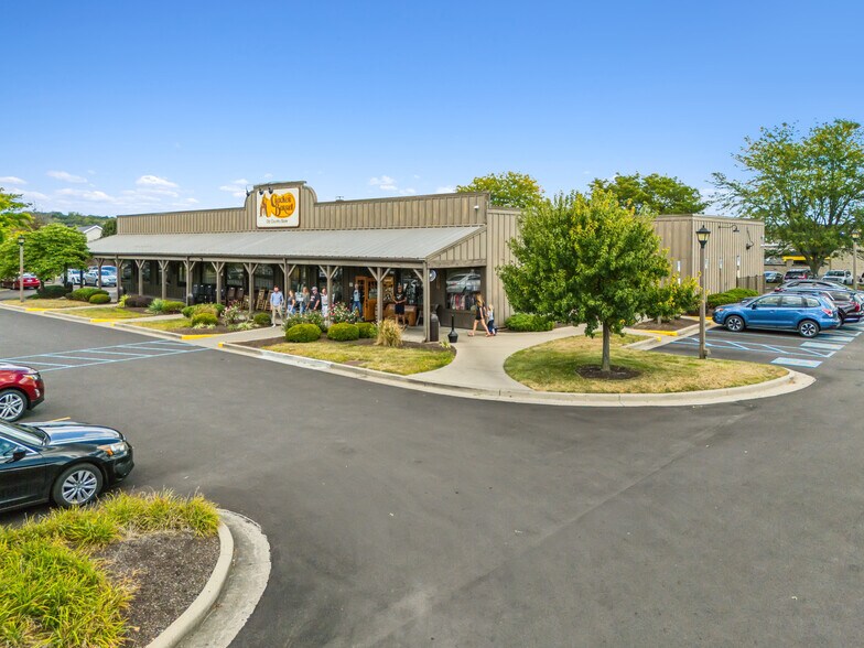 More Photos Of 615 Ring Rd, Harrison Restaurant For Sale