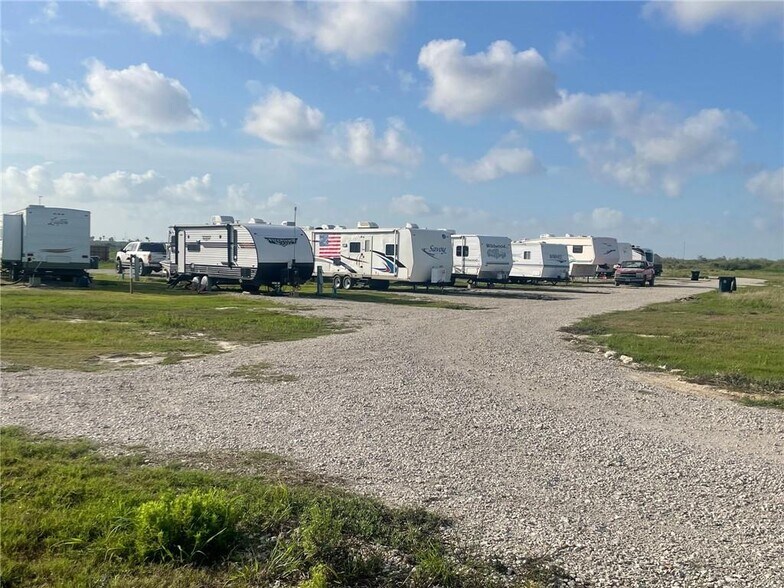 369 Rattlesnake Point Rd, Rockport, TX 78382 Trailer Camper Park For