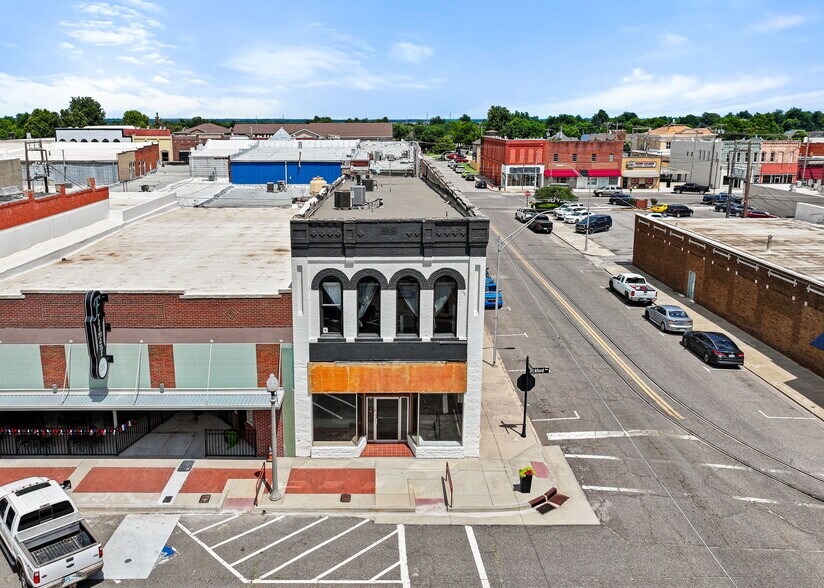 More Photos Of 121 S Bickford Ave, El Reno Storefront For Lease