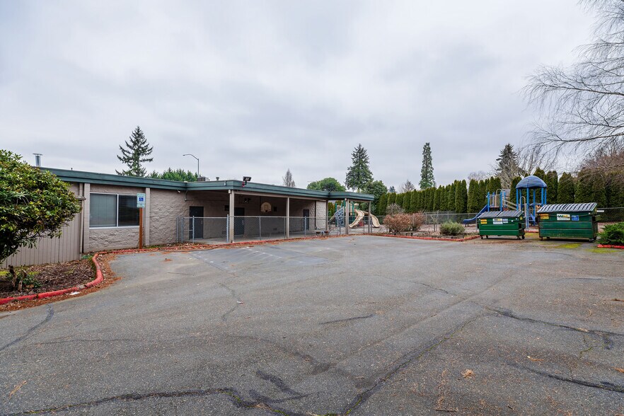 More Photos Of 2992 SE Monroe St, Milwaukie Daycare Center For Sale