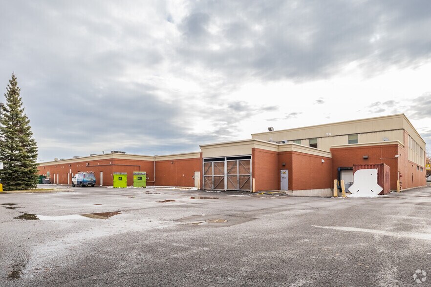 More Photos Of 28 Boul Du Mont-Bleu, Gatineau General Retail For Lease