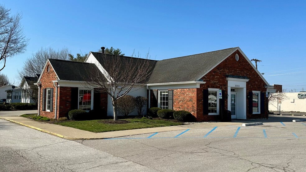 Primary Photo Of 3003 S Kentucky Ave, Indianapolis Bank For Sale