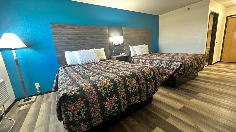 More Photos Of 402 N 12th St, Tecumseh Hotel For Sale
