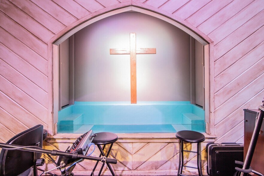 More Photos Of 1601 44th St, Lubbock Religious Facility For Sale