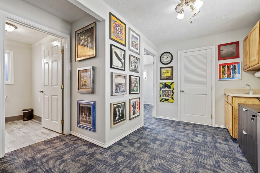 More Photos Of 124 E Pine Ave, Meridian Office For Sale