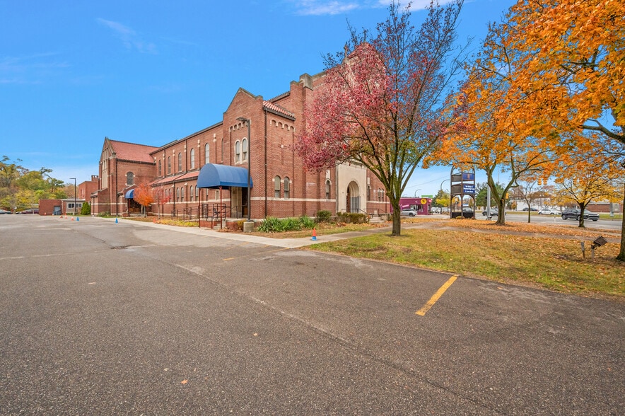 More Photos Of 22201 Woodward Ave, Ferndale Religious Facility For Sale