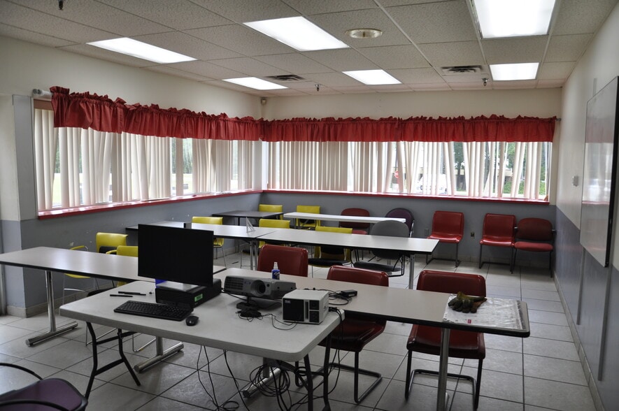 More Photos Of 5825 Clyde Rhyne Dr, Sanford Warehouse For Lease