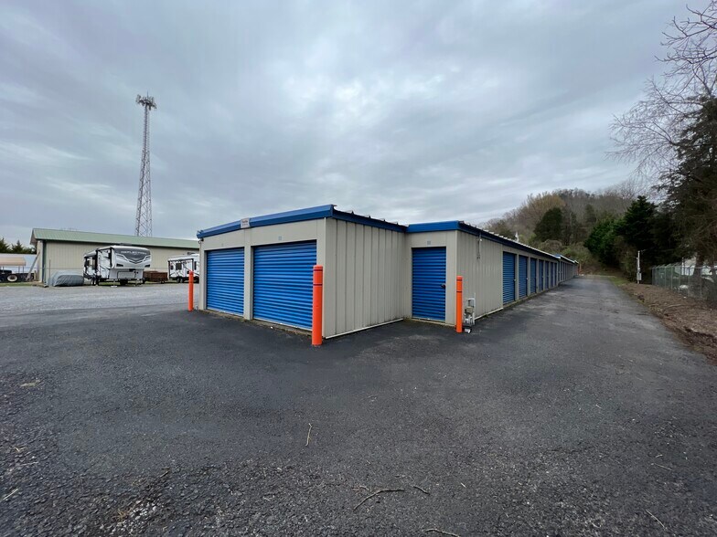 More Photos Of 1986 Highway 126, Bristol Self Storage For Sale