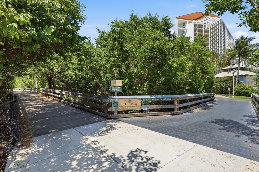 More Photos Of 840 Myrtle Ter, Naples Freestanding For Sale