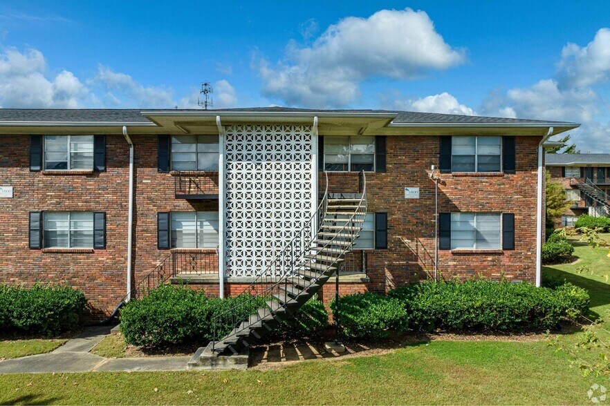 More Photos Of 1988 Plaza Ln SW, Atlanta Apartments For Sale
