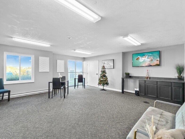 More Photos Of 2030 S Dmacc Blvd, Ankeny Apartments For Sale