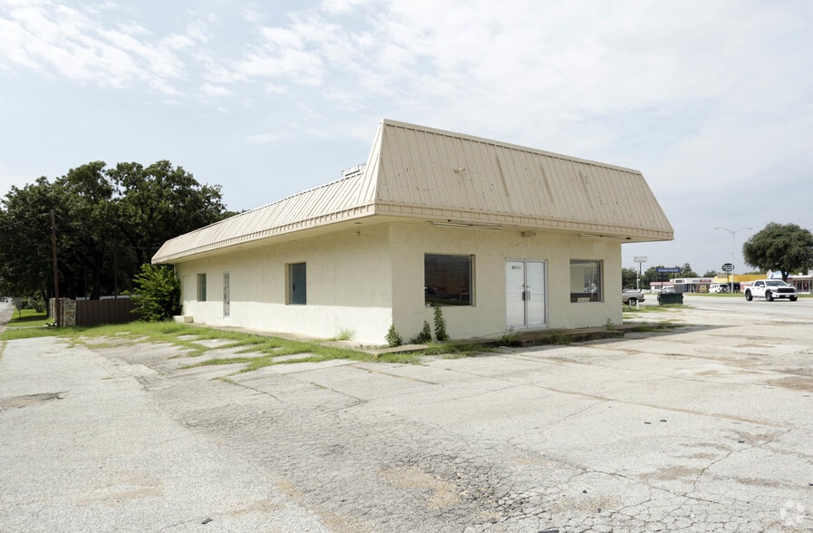 More Photos Of 5149 River Oaks Blvd, River Oaks General Retail For Lease