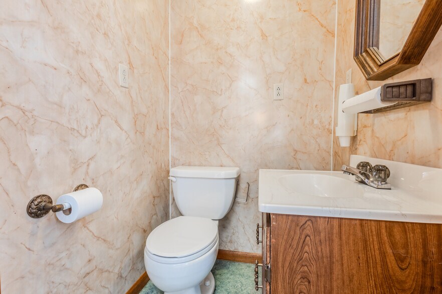 More Photos Of 310 Mulberry St, Scottdale Medical For Lease