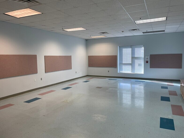 More Photos Of 6701 Crestwood Blvd, Birmingham Freestanding For Sale