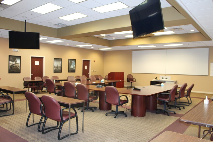 More Photos Of 100 Quality Cir NW, Huntsville Office For Lease