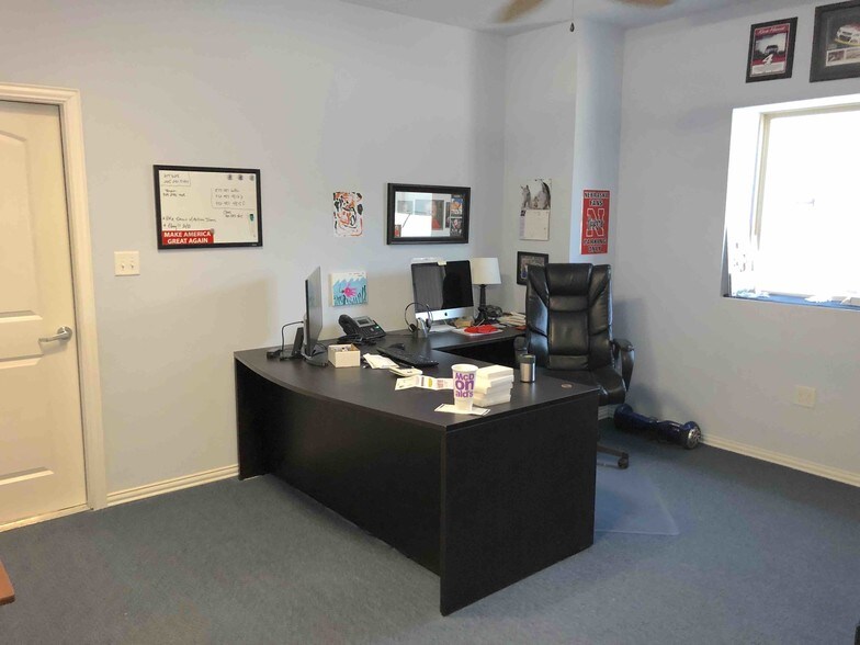 More Photos Of 124 Rose Ln, Frisco Warehouse For Sale