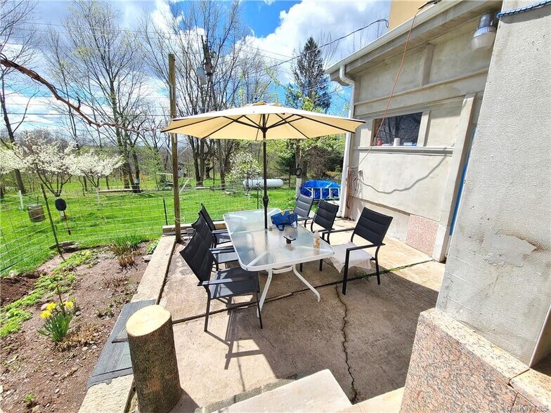 More Photos Of 48 Loomis Village Rd, Liberty Apartments For Sale
