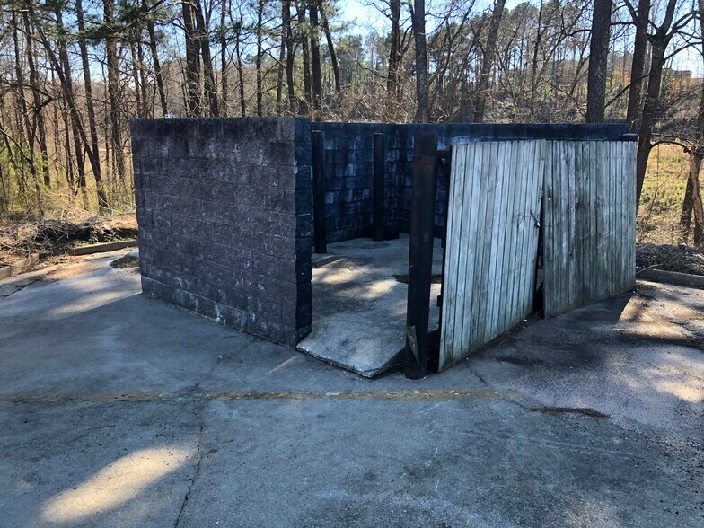More Photos Of 4255 Shirley Dr, Atlanta Freestanding For Sale