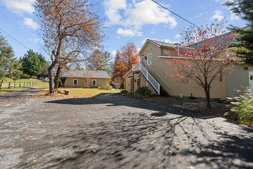 More Photos Of 120 Water St, New Windsor Lodge Meeting Hall For Sale