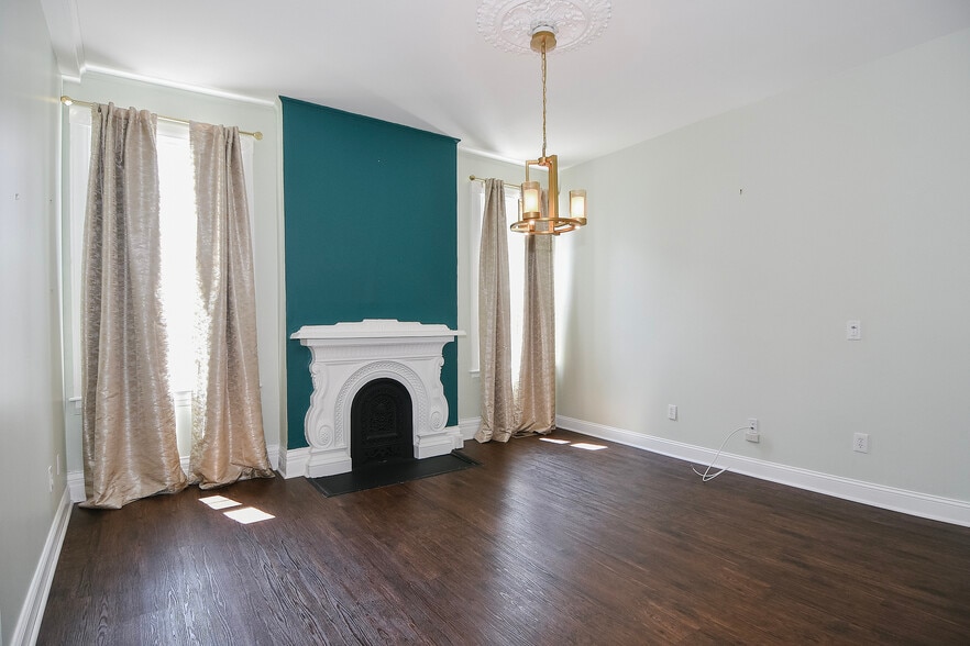 More Photos Of 93-97 Broad St, Middletown Office For Sale