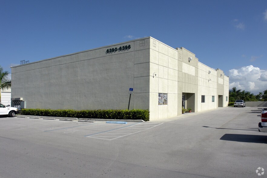 More Photos Of 6390-6396 NW 97th Ave, Miami Warehouse For Lease