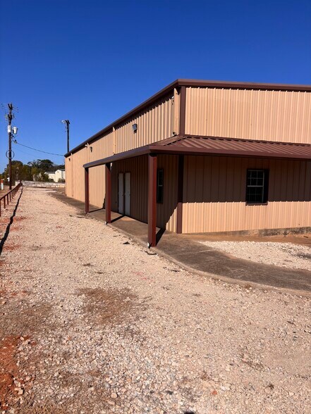 More Photos Of 15503 TX-110, Whitehouse Warehouse For Lease