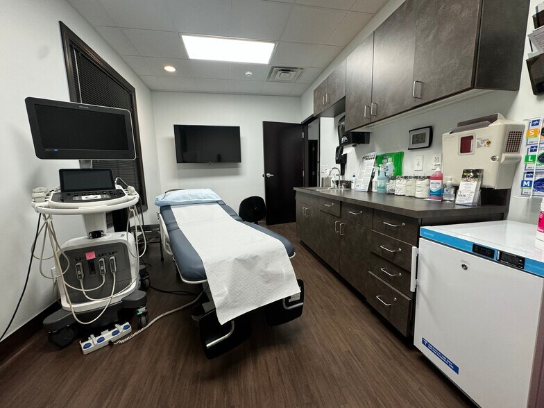 More Photos Of 10485 W Commerce Dr, Carmel Office For Sale