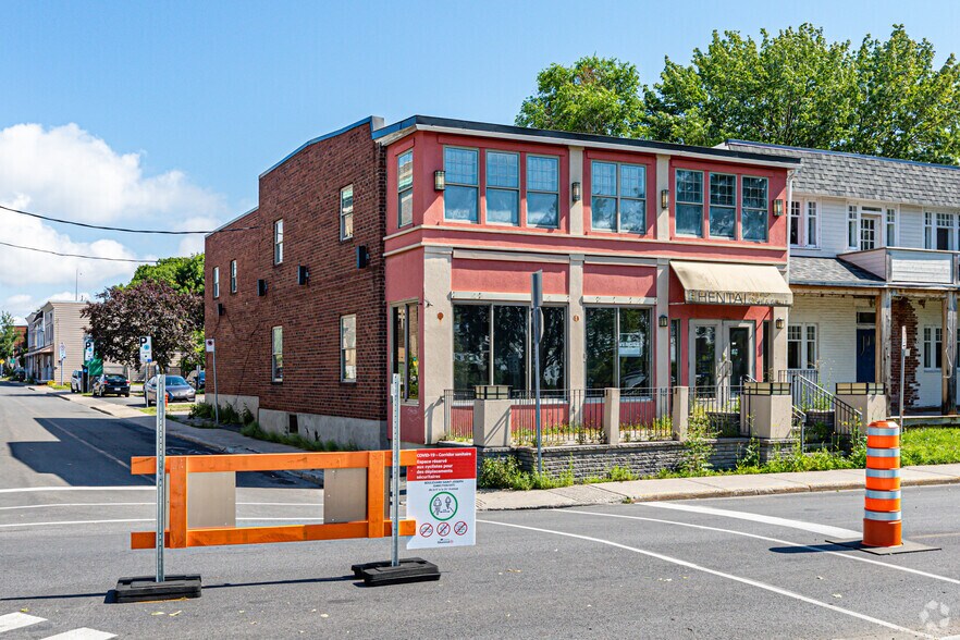 Primary Photo Of 1796-1798 Saint-Joseph Boul, Lachine Storefront Retail Residential For Sale