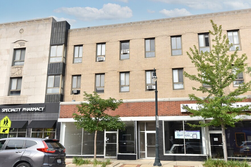 More Photos Of 4001-4015 N Oakland Ave, Shorewood Apartments For Sale
