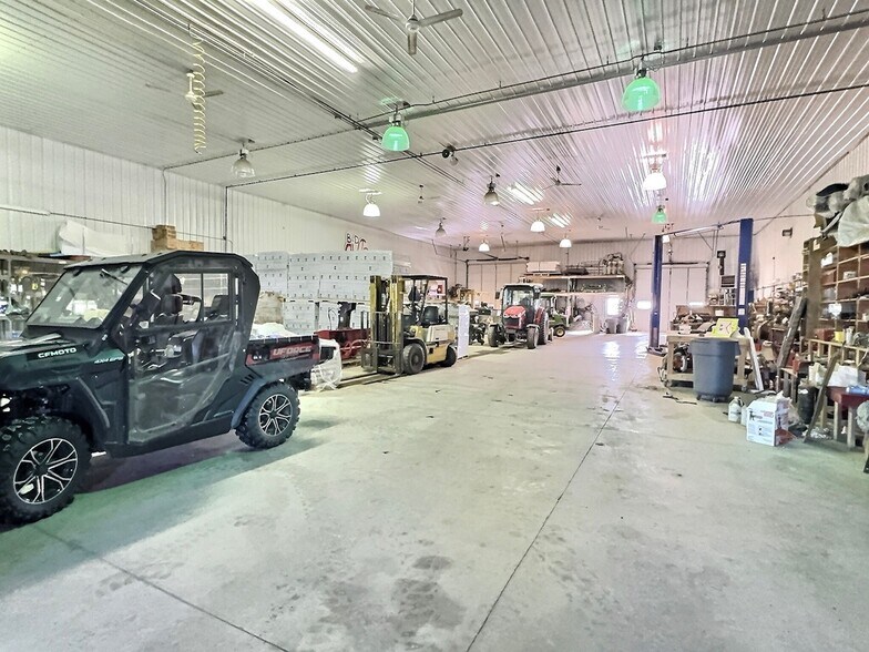 More Photos Of 1006 S Lawler, Mitchell Warehouse For Sale