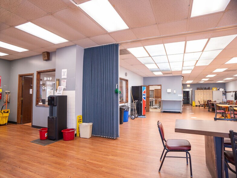 More Photos Of 5710 N Broadway St, Chicago Office Residential For Sale