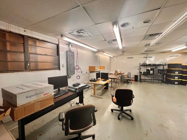 More Photos Of 902 E New Haven Ave, Melbourne Coworking Space