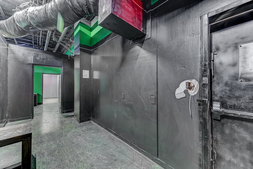 More Photos Of 324 Fm-1960 Rd, Houston General Retail For Sale