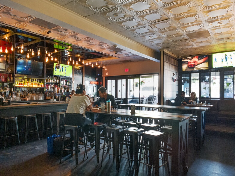 More Photos Of 747 N La Cienega Blvd, West Hollywood Restaurant For Lease