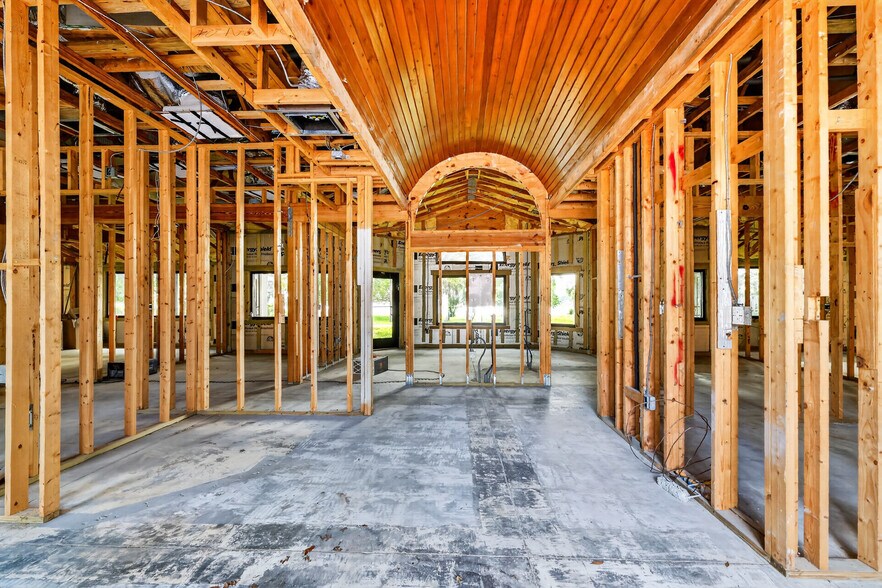 More Photos Of 4129 United Ave, Mount Dora Loft Creative Space For Sale
