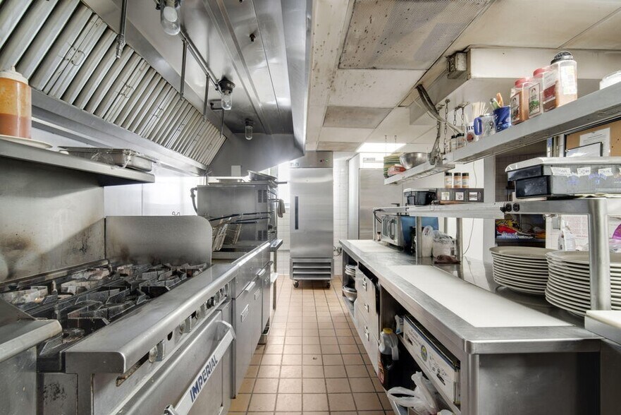 More Photos Of 6317 W Bluemound Rd, Milwaukee Bar For Sale