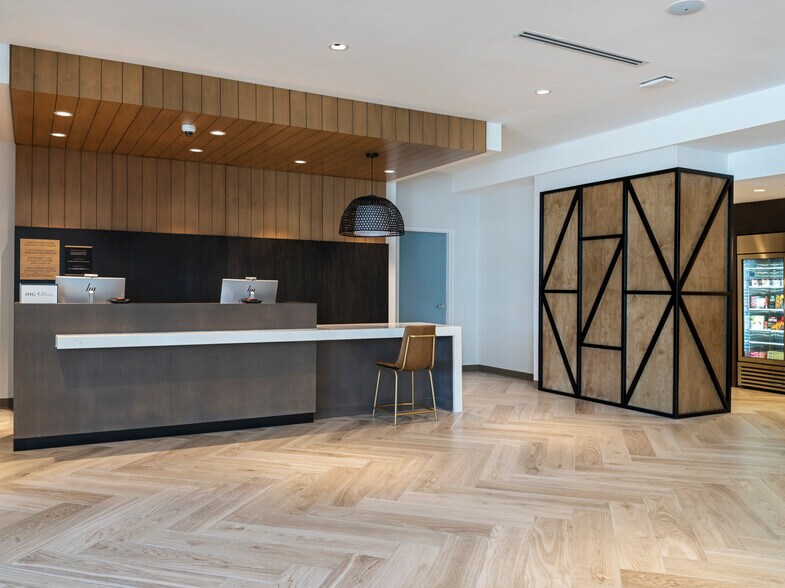 More Photos Of 50 Ponce de Leon St, Miramar Beach Hotel For Sale