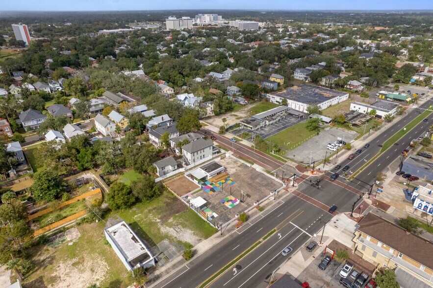 More Photos Of 1352 N Main St, Jacksonville Auto Dealership For Lease