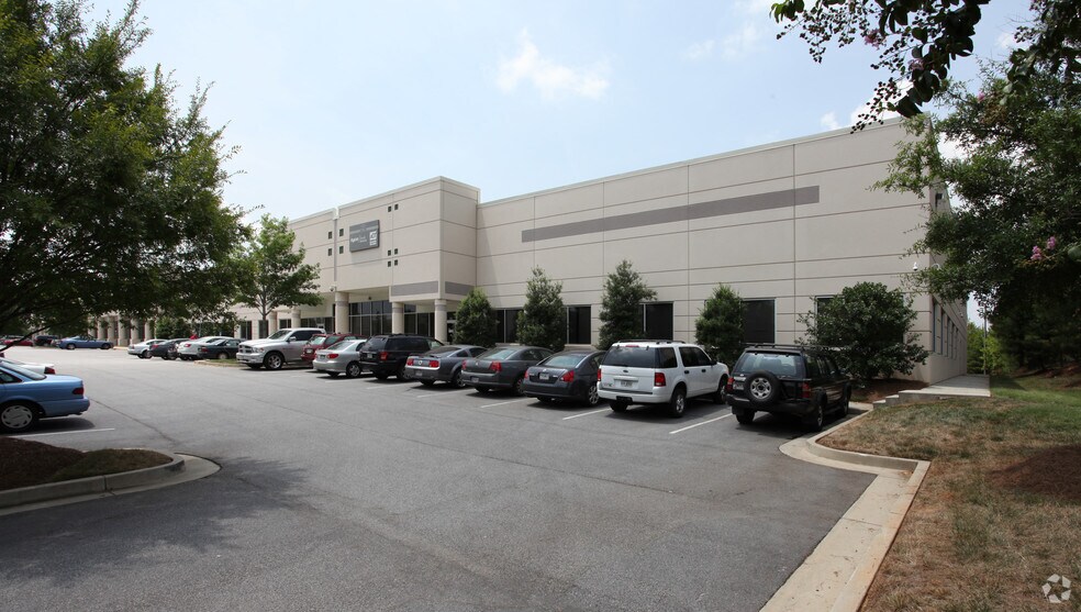 More Photos Of 74 Southwoods Pky, Hapeville Distribution For Lease